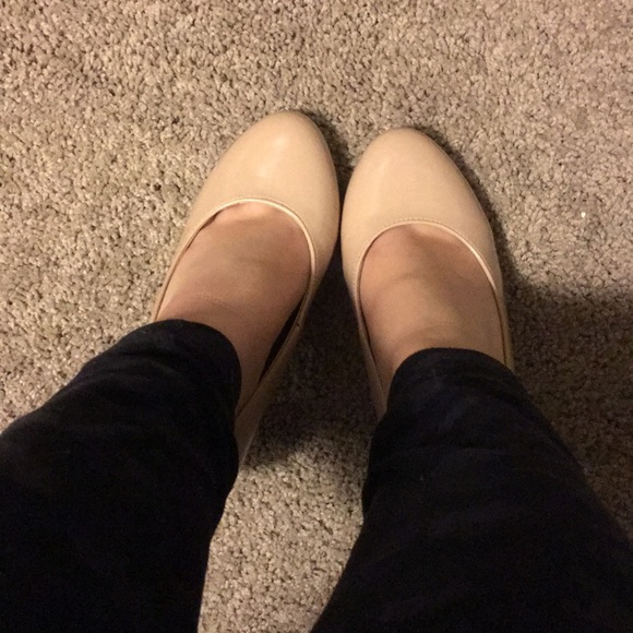 Bone color heels - Picture 2 of 5